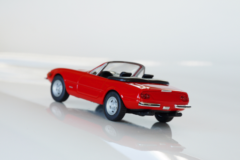 Illustration for article titled Kyosho Ferrari 5 1/64 #11 - Project Prancing Horse #12 1971 Ferrari 365 GTS/4 "Daytona"